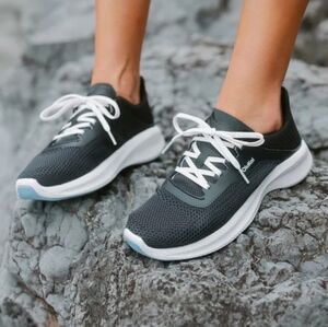 OLUKAI ISLAND HOPPER/LAVA ROCK  Women Shoes Sz 6 NWT
